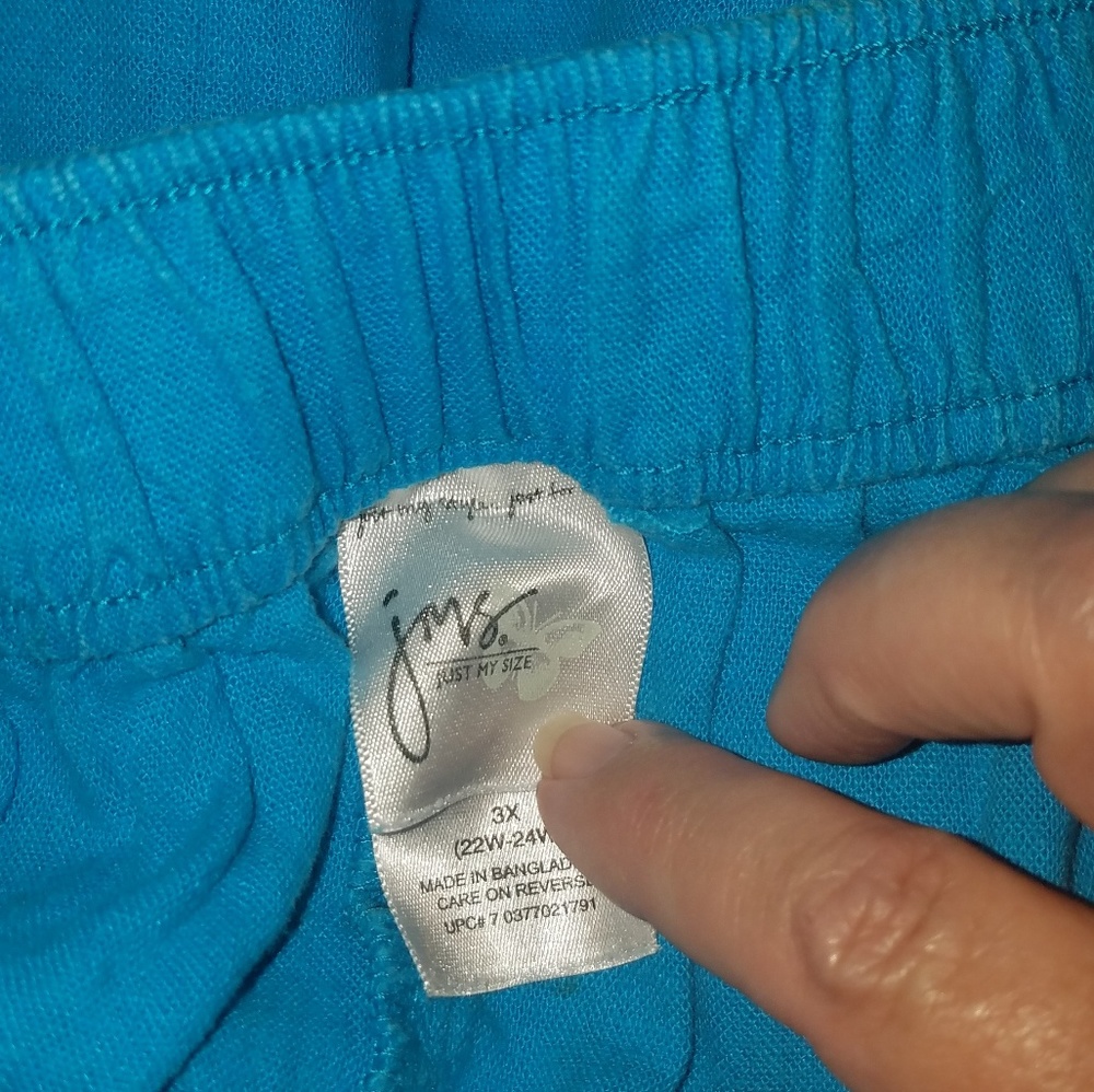 Plus Shorts - Picture 3 of 3